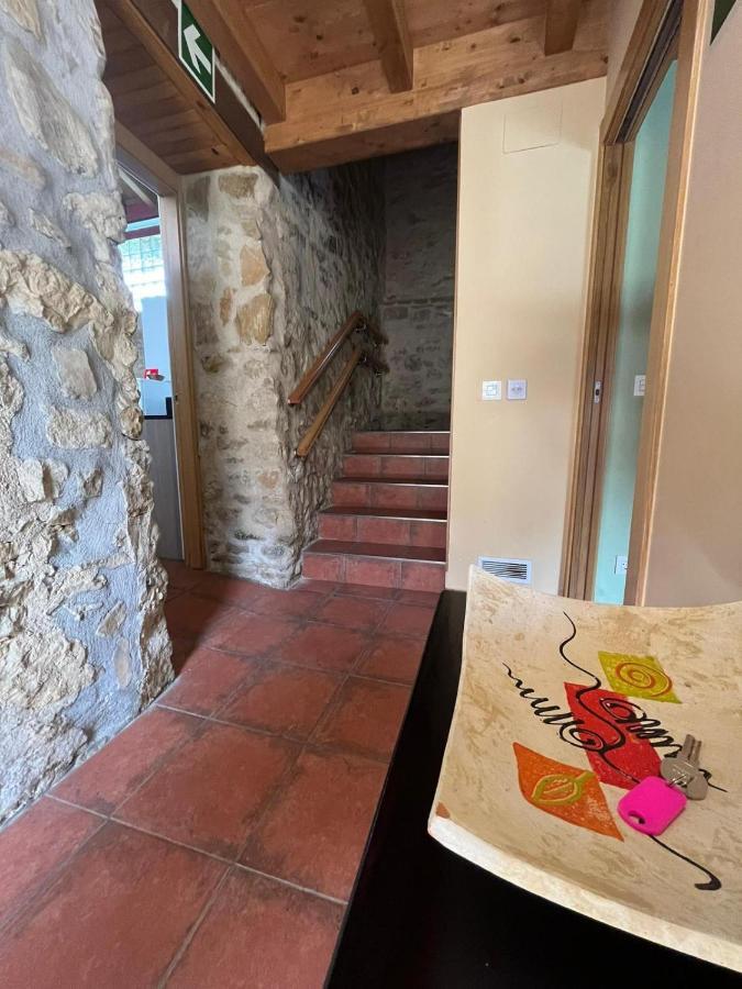El Horno Albergue Manzanos Eksteriør bilde